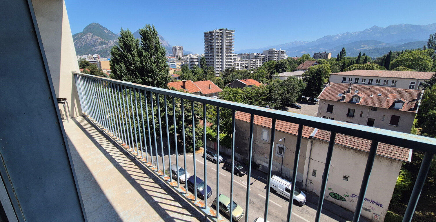 Achat Appartement T3 Grenoble – 3 Pièces Traversant Est-Ouest avec Balcon, Cave & Parking — photo 1