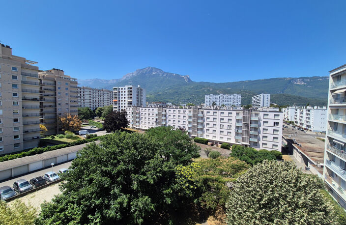 Achat Appartement T3 Grenoble – 3 Pièces Traversant Est-Ouest avec Balcon, Cave & Parking — photo 2
