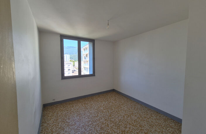 Achat Appartement T3 Grenoble – 3 Pièces Traversant Est-Ouest avec Balcon, Cave & Parking — photo 5