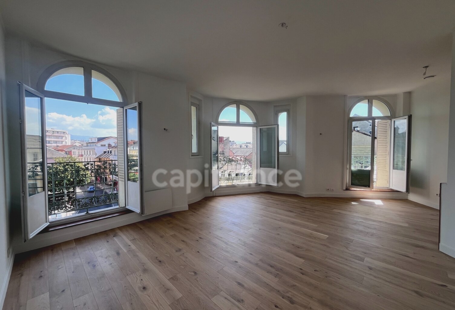 Appartement de caractère avec vue  – Place Verdun à Tarbes — photo 1