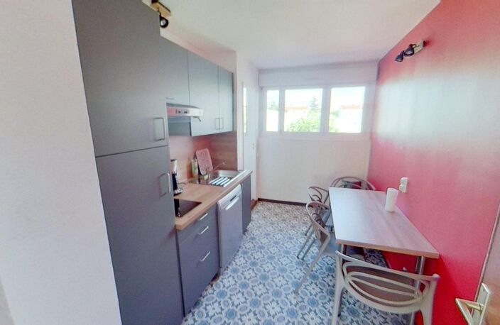 5 avenue auguste Blanqui-Villeurbanne-69100 - T4 Meublé - 1 145 €CC — photo 4