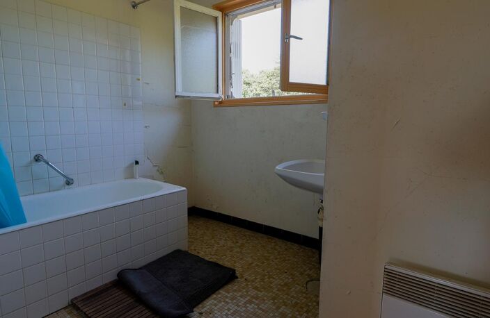 Maison - 128 m² - Isigny-le-Buat (50) — photo 5