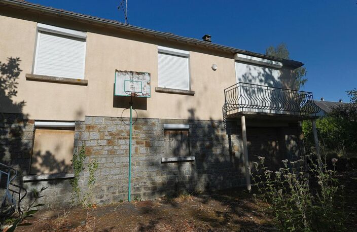 Maison - 64 m² - Isigny-le-Buat (50) — photo 2