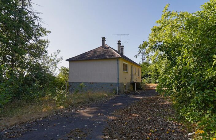 Maison - 64 m² - Isigny-le-Buat (50) — photo 4