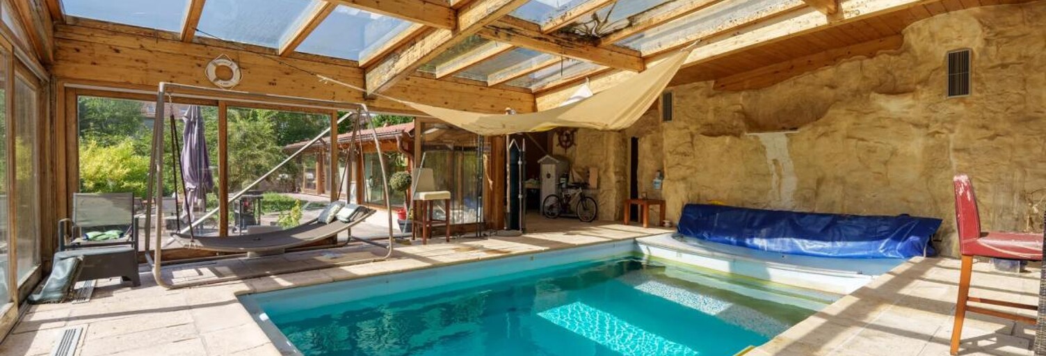 Maison 10 Pièces 550 m² à vendre à Mirecourt (88500)