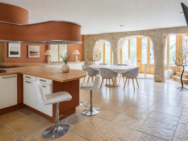 Maison de 10 pièces à Mirecourt — photo du bien