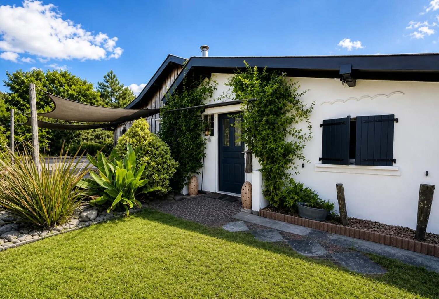 Maison de charme avec gîte indépendant, piscine et potentiel — photo 1