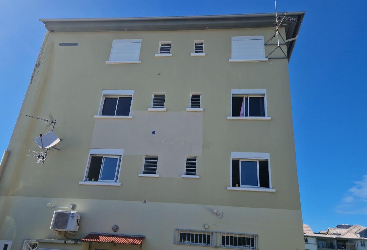 A LOUER APPARTEMENT T3 CENTRE VILLE ST-ANDRÉ ILE DE LA RÉUNION — photo 1