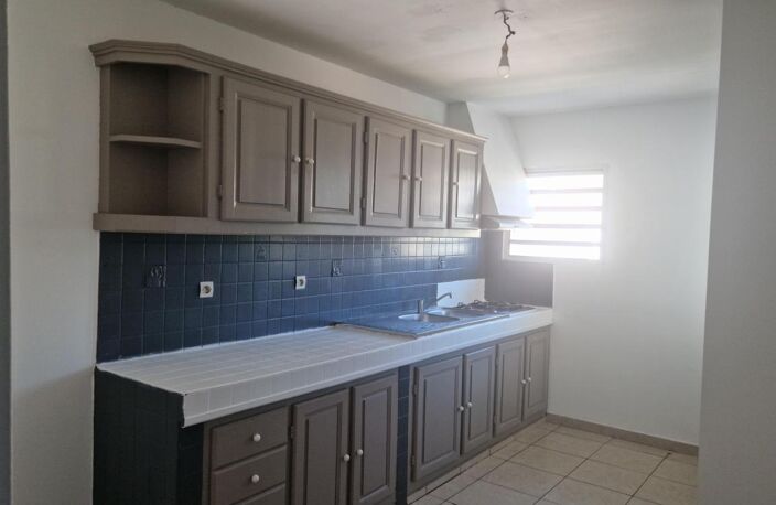 A LOUER APPARTEMENT T3 CENTRE VILLE ST-ANDRÉ ILE DE LA RÉUNION — photo 3