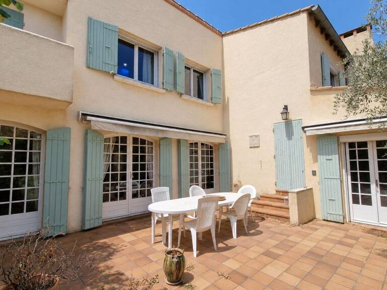 Maison À Vendre Villeneuve-Les-Avignon, 177 m², 5 chambres, Terrain 1000 m² — photo 1