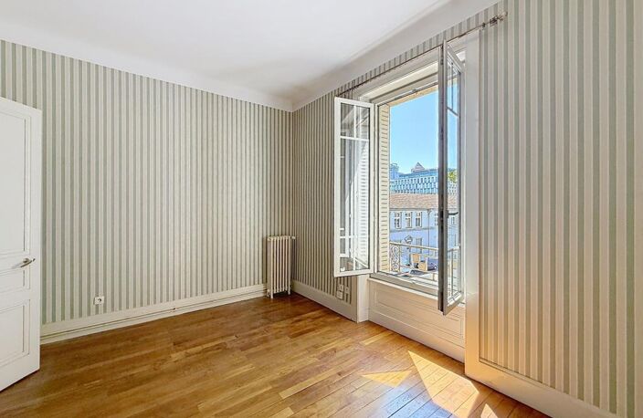 Exclusivité ORPI – Lyon 6e Bellecombe – Appartement de caractère 122 m² – 3/4 chambres – Ascenseur — photo 5