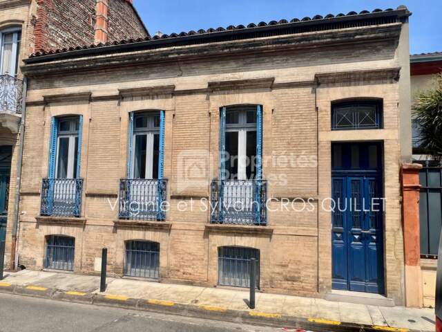 Maison de ville avec cour et souplex 164 m2 — photo du bien