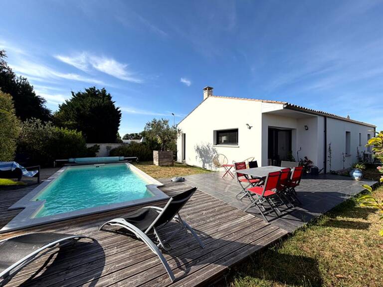 A Meursac Maison de plain pied  de 99.5 m2 avec piscine — photo 1