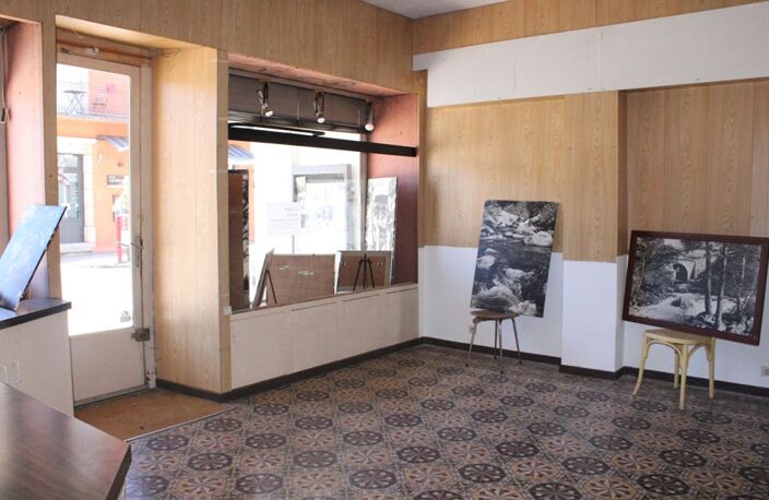 2 immeubles Ensemble immobilier avec plus de 830 m² exploitables. Fort potentiel de rentabilité — photo 2