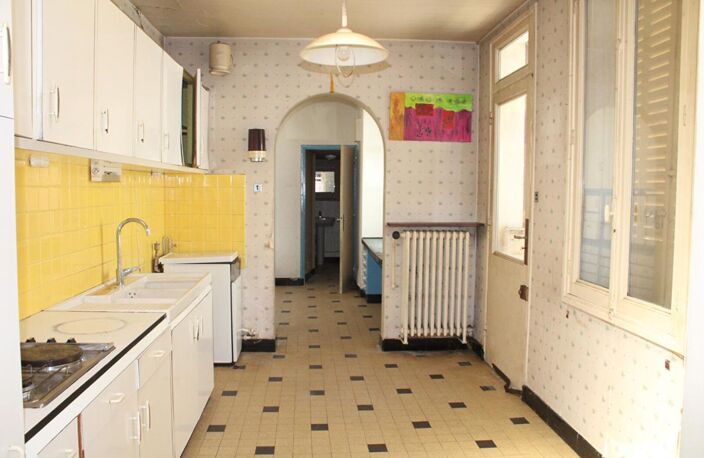 2 immeubles Ensemble immobilier avec plus de 830 m² exploitables. Fort potentiel de rentabilité — photo 3