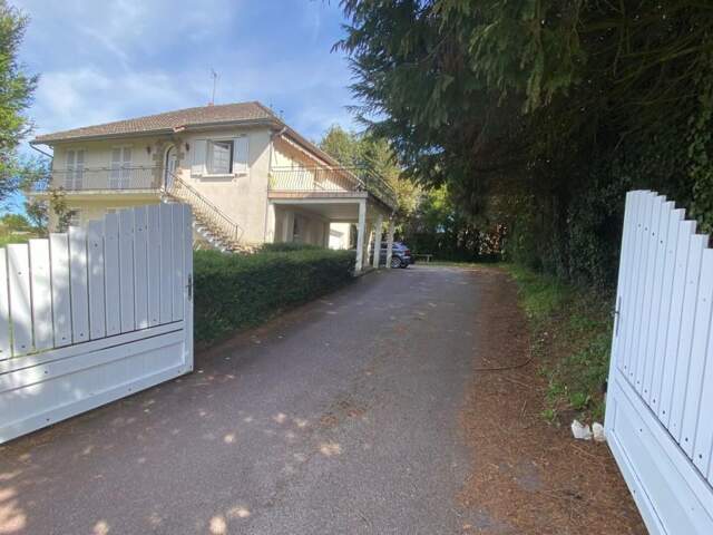 Maison Familiale sur terrain de 1385 m2, surface au sol de 191m2 — photo du bien