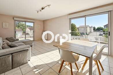 Appartement 3 pièces 837 €