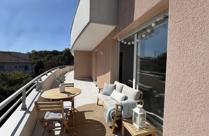 EXCLUSIVITÉ – APPARTEMENT T3 DE 70 M² AVEC TERRASSE, PARKING ET CAVE – BESANÇON, SECTEUR BOULOIE — photo 2