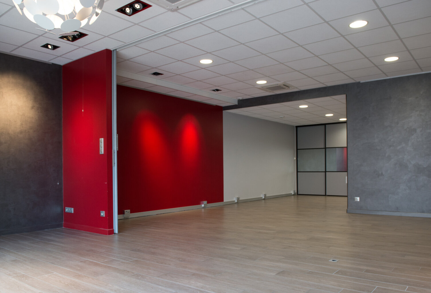 Local commercial / Professionnel - 77m2 - RODEZ — photo 1