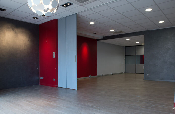 Local commercial / Professionnel - 77m2 - RODEZ — photo 3