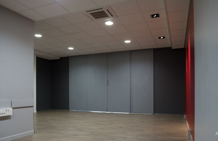 Local commercial / Professionnel - 77m2 - RODEZ — photo 5