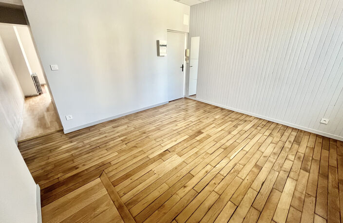 Appartement T2 - 41 M2 - Entièrement rénové - Cuisine aménag — photo 3