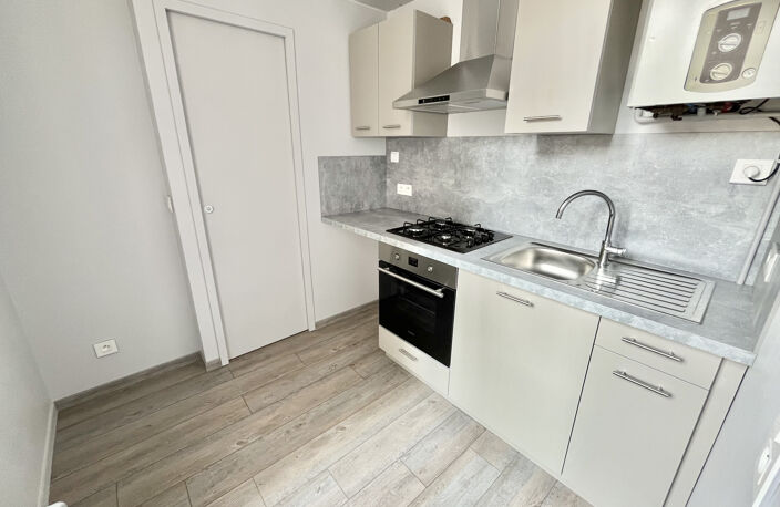 Appartement T2 - 41 M2 - Entièrement rénové - Cuisine aménag — photo 4