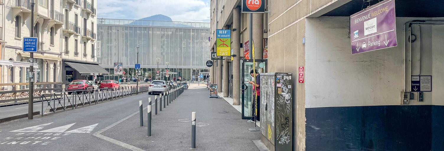 Garage   m² à louer à Chambéry (73000)
