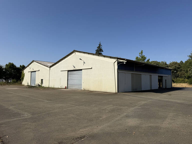 CHATEAUDUN (Forte visibilité) Bâtiment industriel — photo 1