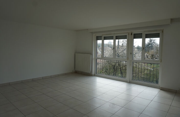 REIMS - RUE DE BEZANNES — photo 2