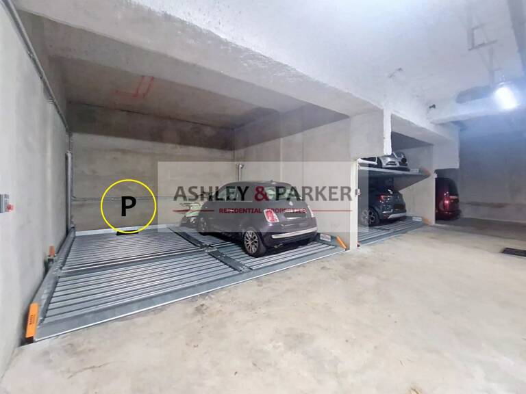 PARKING — photo 1