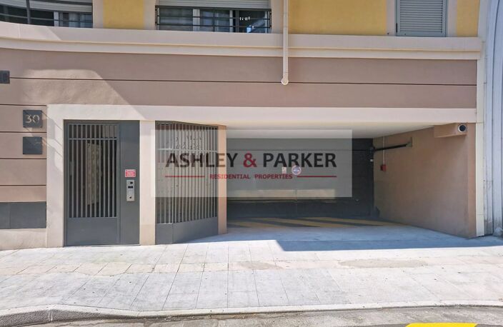 PARKING — photo 2