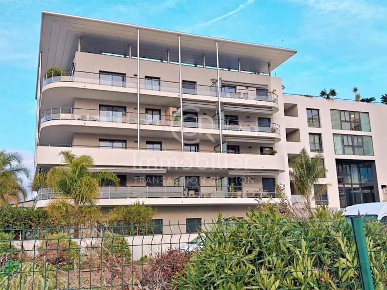 LOCAL COMMERCIAL 140 M² - RESIDENCE 2013 - PLAGES 300M — photo 1