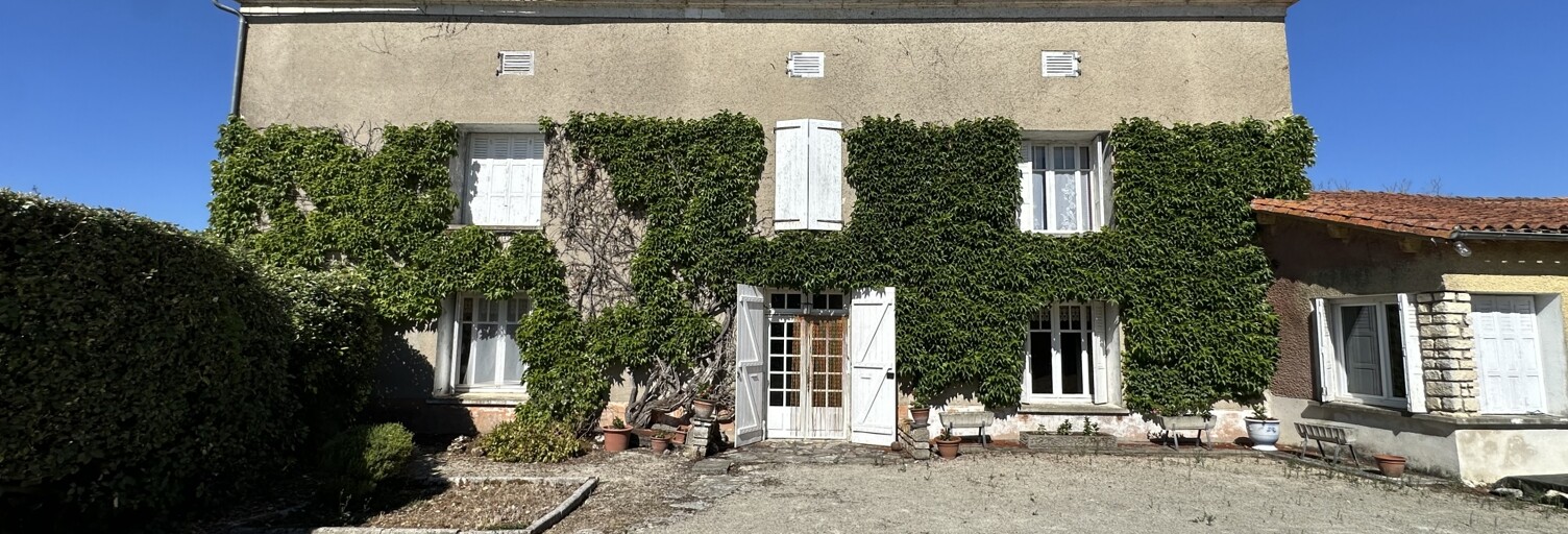 Maison 9 Pièces 259 m² à vendre à Villiers-Couture (17510)