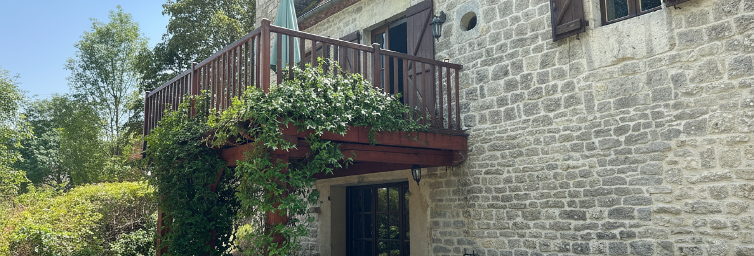 Maison 8 Pièces 215 m² à vendre à Montfaucon (46240)
