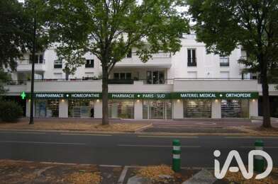 Commerce  1896000 €