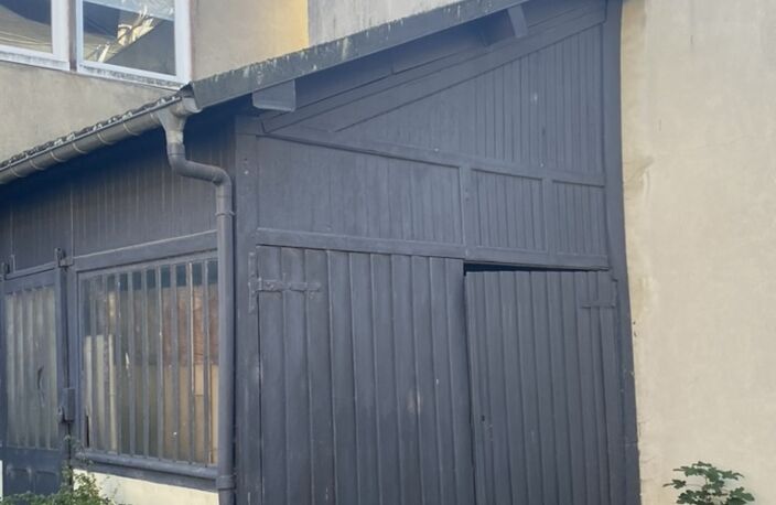 Vente Garage 110 m&sup2; — photo 2