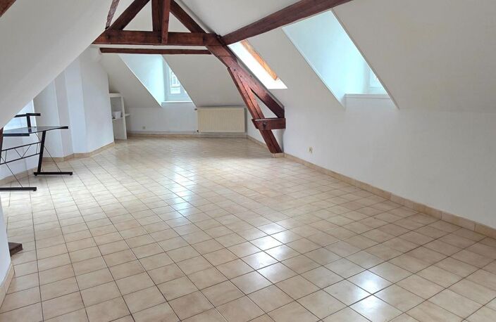 Bel appartement T4 en centre ville de Saint-Quentin — photo 5