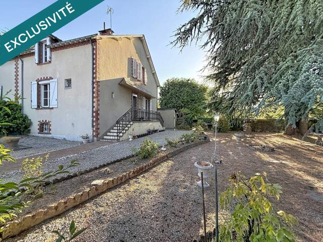 Cette jolie maison familiale avec un terrain clos et arboré. — photo du bien
