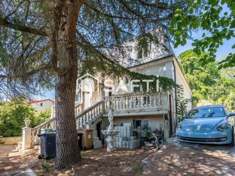 A GAGNY 93220 Maison de  202 m², 8 pièces, 5 chambres,  une cuisine fermée construite sur un terrain de 594m2 — photo 1