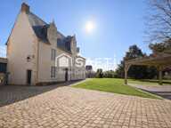 Élégance intemporelle & art de vivre  Presbytère d'exception à Coulans-sur-Gée (72550) — photo 2