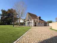 Élégance intemporelle & art de vivre  Presbytère d'exception à Coulans-sur-Gée (72550) — photo 4
