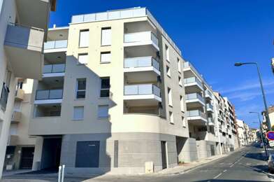 Appartement 3 pièces 945 €