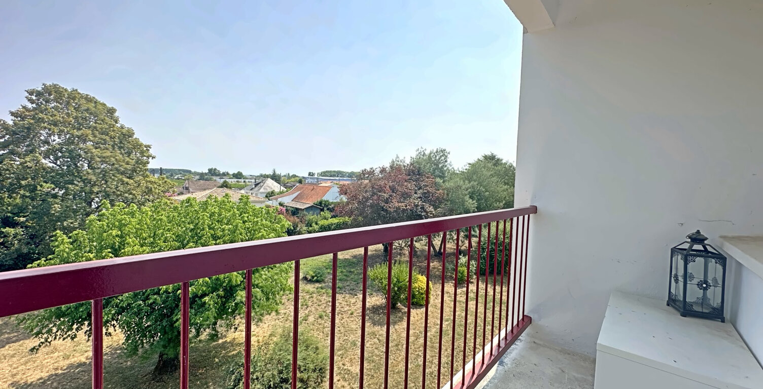 À LOUER   Appartement T4 de 75 m2 avec balcon, loggia et par — photo 1