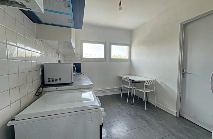 À LOUER   Appartement T4 de 75 m2 avec balcon, loggia et par — photo 4