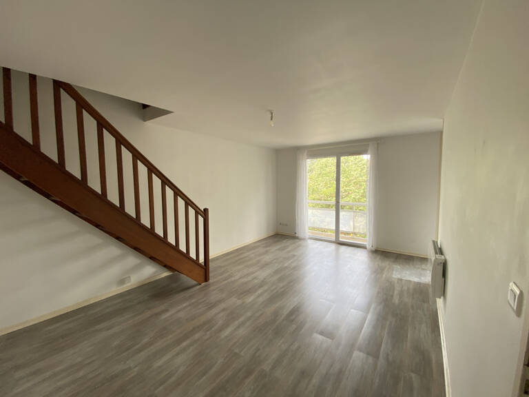 ST JACQUES - T2 duplex balcon et garage — photo 1