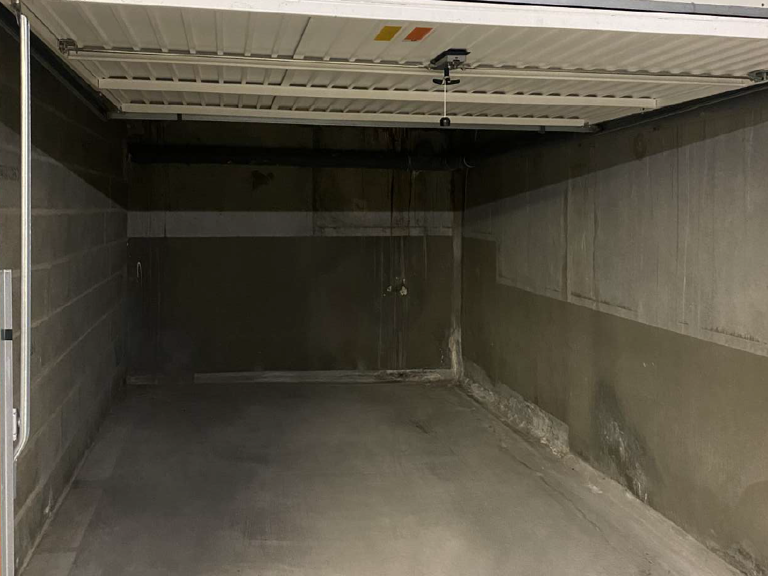 GARAGE OUCHE DE VERSAILLES — photo 1