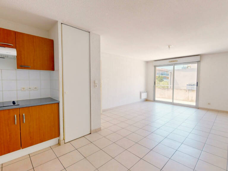 Appartement T3 lumineux avec balcon, ascenseur et parking -T — photo 1