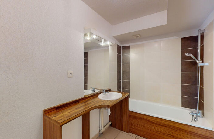 Appartement T3 lumineux avec balcon, ascenseur et parking -T — photo 5
