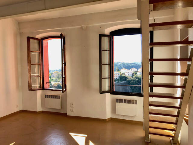 HAUT DE CAGNES dernier étage duplex 3 pièces — photo du bien